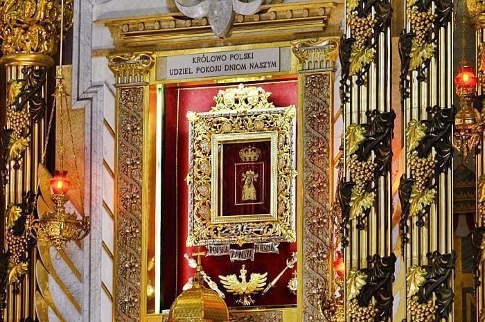 Rd_Niepokalanow's tweet photo. Królowo Polski udziel pokoju dniom naszym!  

#2lipca - wspomnienie Matki Bożej Licheńskiej, Bolesnej Królowej Polski.  Fot. Sanktuarium Matki Bożej Licheńskiej https://t.co/MMdPmGMlR9