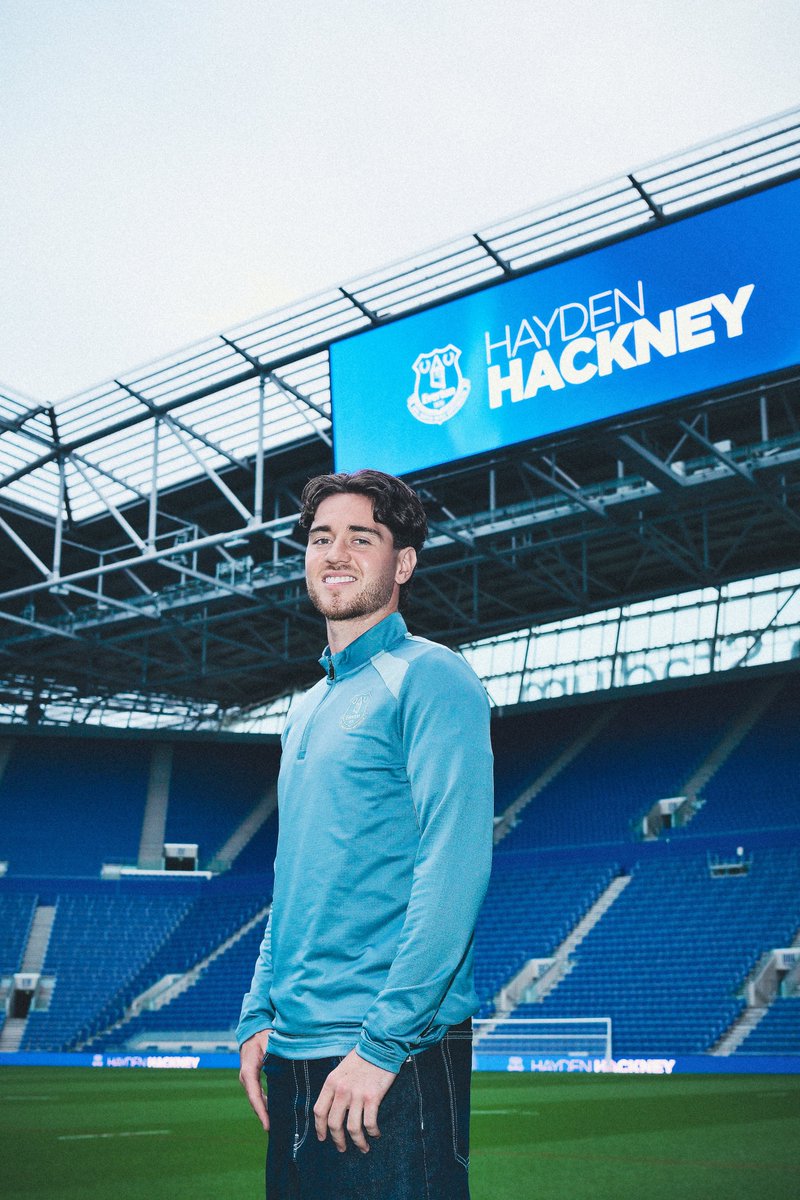 RobLawTees's tweet photo. 🔴 Everton have completed the signing of Hayden Hackney from Middlesbrough.

It's understood Boro will receive at least £16.5m, but the fee could reach £23.5m if all clauses are met. 

He's signed a five year contract with the Blues. 

#Boro | #UTB | #BBCFootball https://t.co/B019b9p4QP
