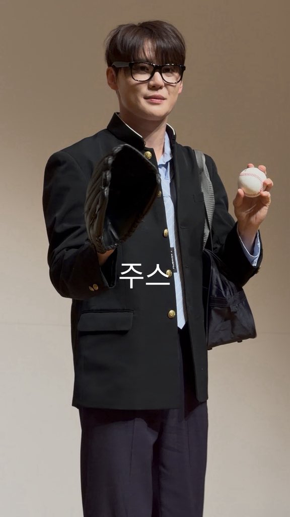 xiarkrJcr's tweet photo. 야구부 준돌선배 미쳤냐고 https://t.co/mbY3kQ0YPd