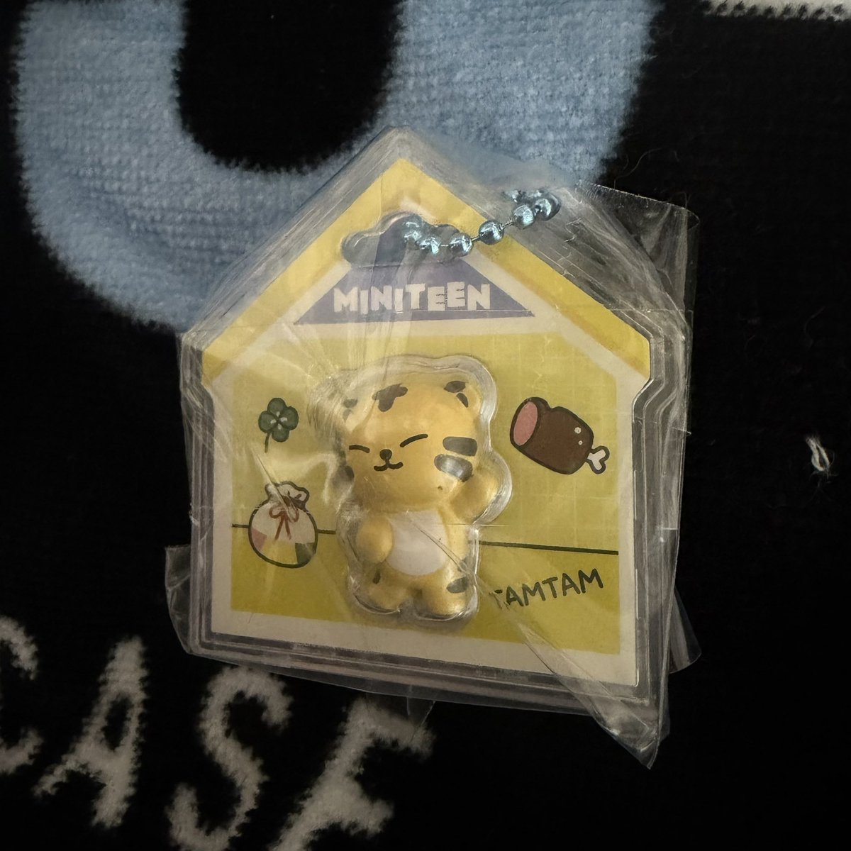misa86313's tweet photo. SEVENTEEN セブチ MINITEEN ミニティーン パッケージチャーム＆グミ 交換

譲:ジョシュア/ジュン/ホシ/ミンハオ/ミンギュ/ドギョム/スングァン
⚠️ホシ初期難あり⚠️

求:エスクプス　ウォヌ

郵送での交換希望
お返事にお時間頂戴いたします🙇‍♀️
お気軽にお声掛けください🙇‍♀️ https://t.co/iyIAytH73Z