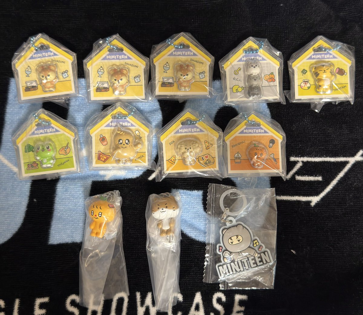 misa86313's tweet photo. SEVENTEEN セブチ MINITEEN ミニティーン パッケージチャーム＆グミ 交換

譲:ジョシュア/ジュン/ホシ/ミンハオ/ミンギュ/ドギョム/スングァン
⚠️ホシ初期難あり⚠️

求:エスクプス　ウォヌ

郵送での交換希望
お返事にお時間頂戴いたします🙇‍♀️
お気軽にお声掛けください🙇‍♀️ https://t.co/iyIAytH73Z