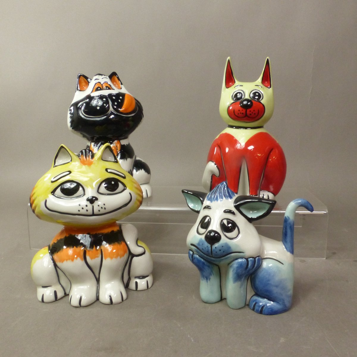 easyliveauction's tweet photo. 😻 Lorna Bailey’s delightful cat figures are sure to bring a smile with their playful designs &amp; vibrant personality!

🐱 20th Century Ceramics, Lorna Bailey &amp; More
🗓 Fri 3rd July | From 10am BST
📍 Potteries Auctions | 703 Lots

View more: https://t.co/bYpENNLd7N

#Ceramics https://t.co/vIhXFX1NXx