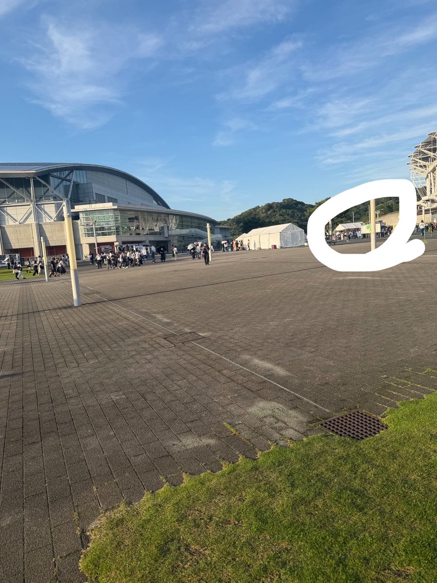 mi10061202's tweet photo. @xlgkefa こちらのテント付近まで可能でしょうか？ https://t.co/YZxqUH6za5