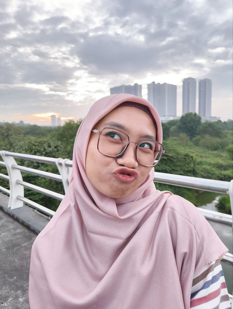 Hijablagiw's tweet photo. Padahal mukanya ukhti banget😳 https://t.co/L9nIdI9VRW