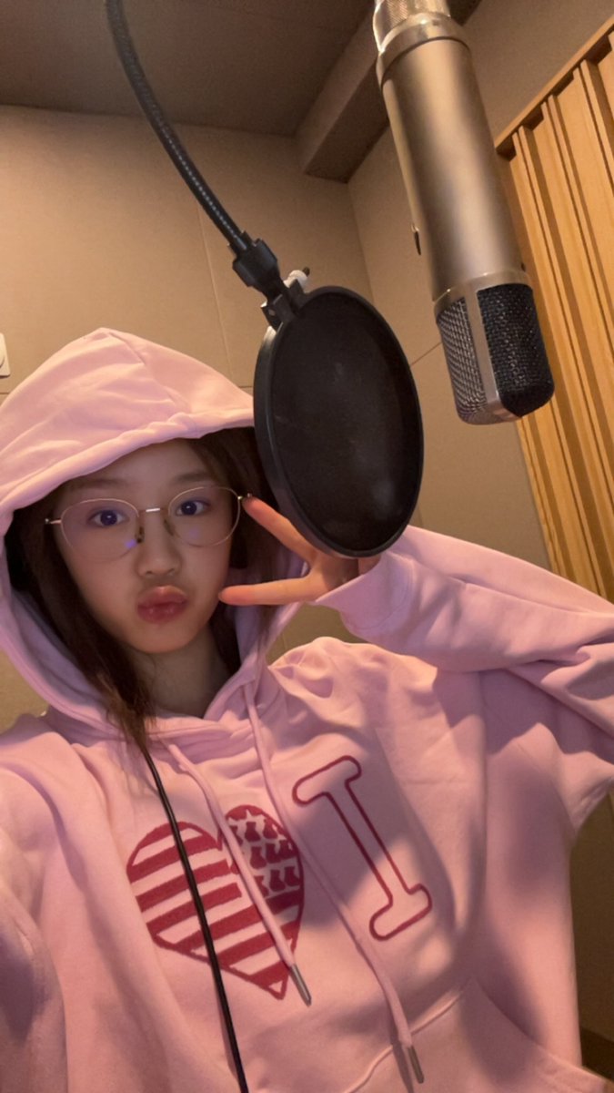 pharitaBMTH's tweet photo. Rita weverse ep.2

🔗https://t.co/fCDvZuS7vk

#PHARITA #WEVERSE https://t.co/bvzb8u05lw