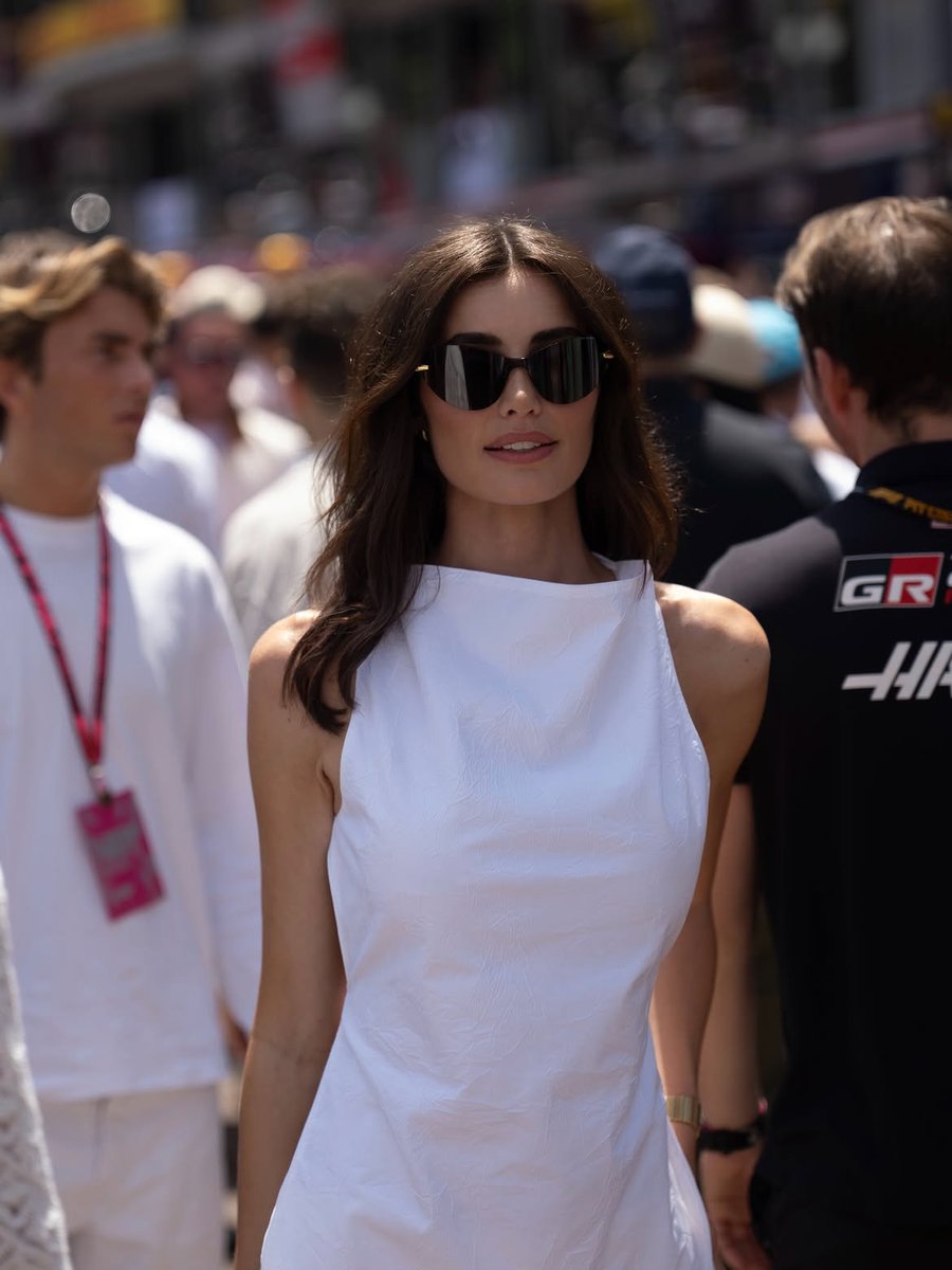 Rebecxca's tweet photo. oh  Monaco,  backless  in  BVLGARI. https://t.co/nsoYoWLszQ