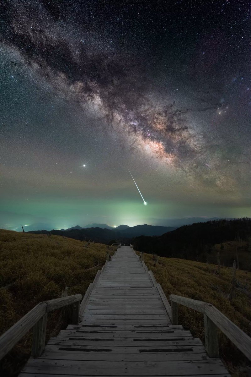hirography_321's tweet photo. 夜空を流れる閃光 https://t.co/gOo9Oyk2Kb