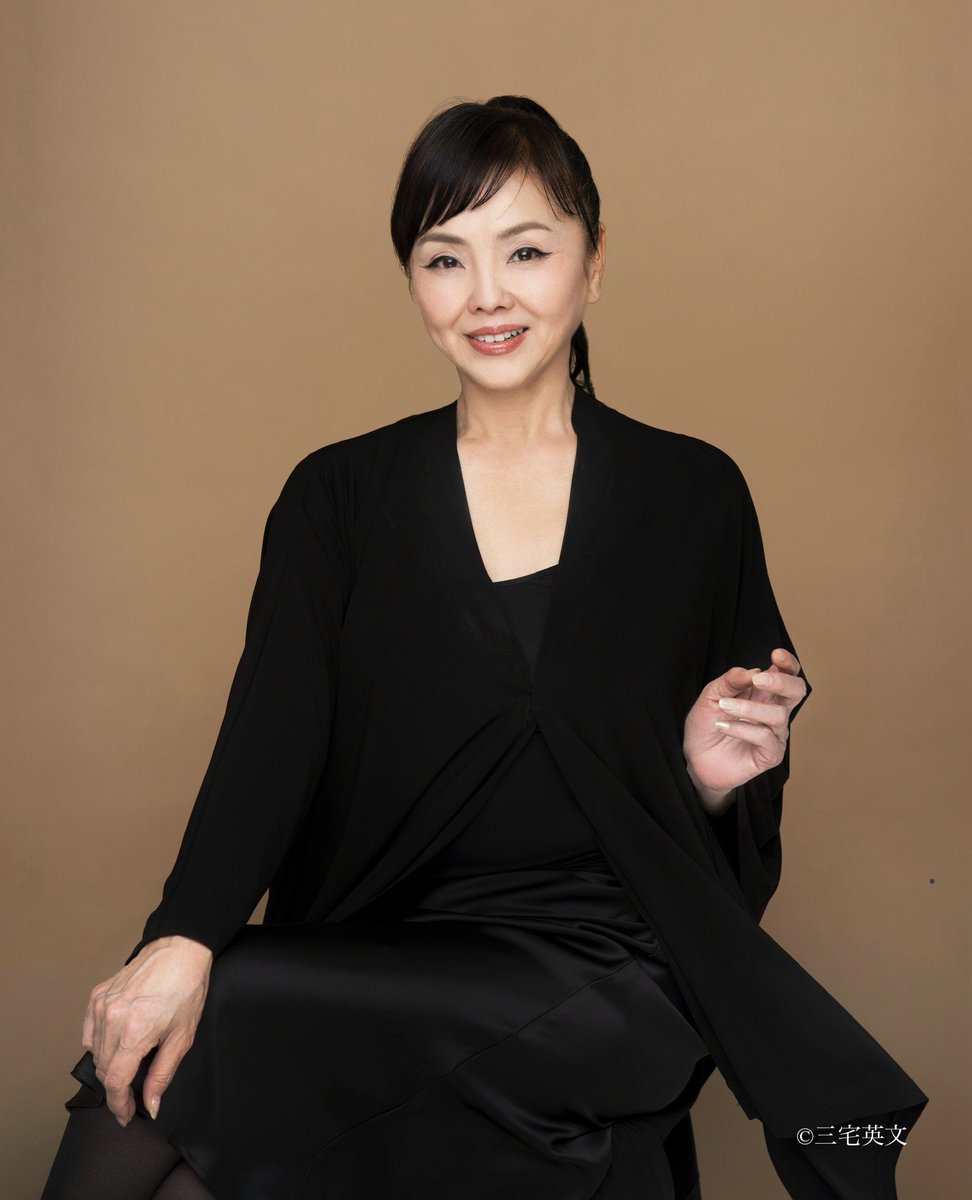 office_saku's tweet photo. 【松田美由紀】
7/4(土)14:15より、
#宮古島チャリティー国際映画祭 2026(#mciff)にて上映される
『#SOULRED松田優作』(御法川修監督)上映前舞台挨拶に登壇いたします!
登壇者:#松田美由紀、河井真也様
会場にてお待ちしております。
当日券販売の詳細はこちら↓
https://t.co/UqiHwD9rzc https://t.co/Arsoi70NAI