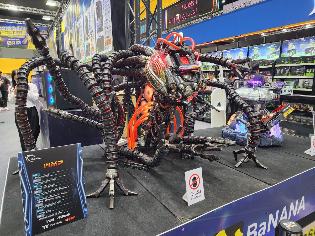 Palit_Global's tweet photo. The #PalitMaker mods—Sentinel and ECHO-4—are showcasing at #Commart, Thailand’s biggest IT exhibition!🚀
If you're attending from July 2nd to July 5th, make sure to drop by and check out these incredible custom builds by the talented modder, Jeng Ki, in person.👀 https://t.co/DjlY4XtozZ