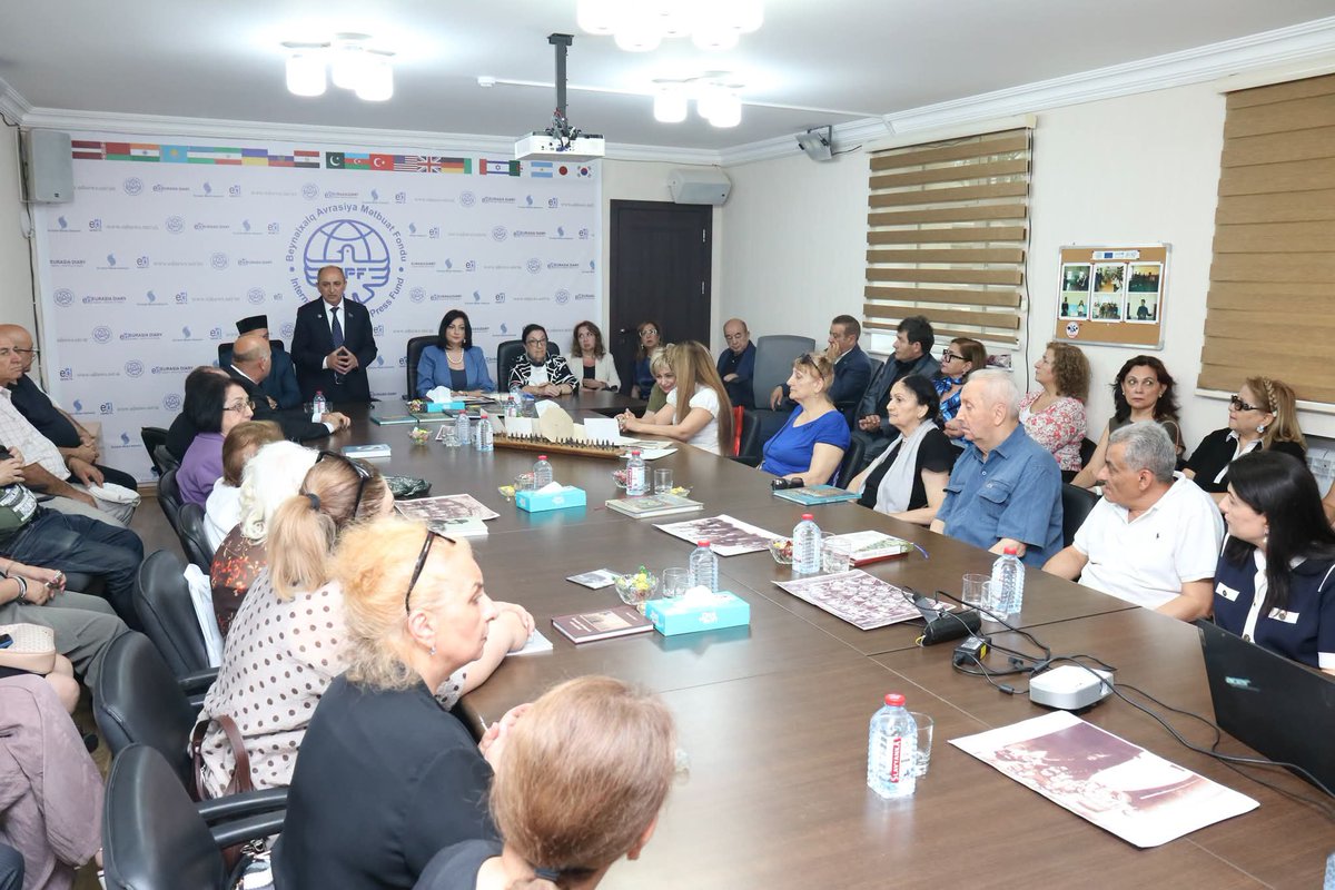 GulerSultanzade's tweet photo. Qərbi Azərbaycan İcmasının İrəvan şəhər İcmasının hesabat yığıncağı keçirilib

2026-cı il iyulun 1-də Qərbi Azərbaycan İcmasının İrəvan İcmasının hesabat yığıncağı keçirilib. https://t.co/7h865OsjLc