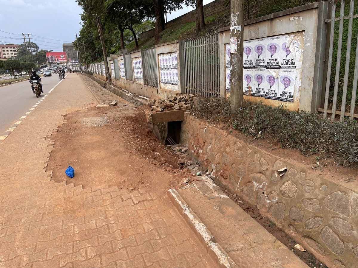 innoe84's tweet photo. @KCCAED @Buzeki_Sharifah @nwscug Please kindly kindly help. It’s getting to a month now. This is just before shell mulago. This is the mess left by @nwscug after repairing a broken pipe. They don’t return the pavers. Kindly help. https://t.co/GU75O2KIfm