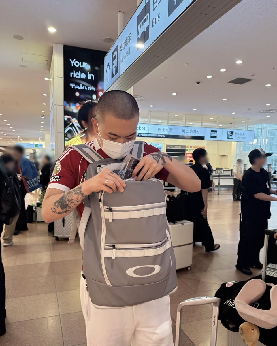 smgwaras's tweet photo. mnurut gw mah malah kaya mau dikirim ke pesantren biksu di thailand utara si https://t.co/t6jZBaUn5k