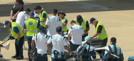 jaydeem_jdm's tweet photo. Lionel Messi fue revisado con el detector de metales al llegar a Miami con la Selección Nacional de Argentina. https://t.co/FiCaJN5ohJ