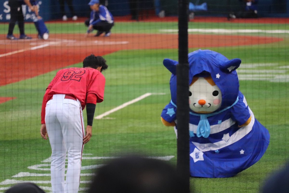 sue52_cho's tweet photo. マスコットにも誠実で優しい激メロ男
#名原典彦
 #カープ https://t.co/U9uotYEMXk