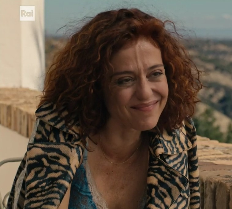 Josephinebtvs's tweet photo. oggi in qualsiasi universo alternativo c'è una certa dottoressa e un certo maresciallo che si godono finalmente insieme la loro Festa della Bruna. 
Buona Festa della Bruna a tutti❤️‍🩹 https://t.co/ICbqsEQtKH