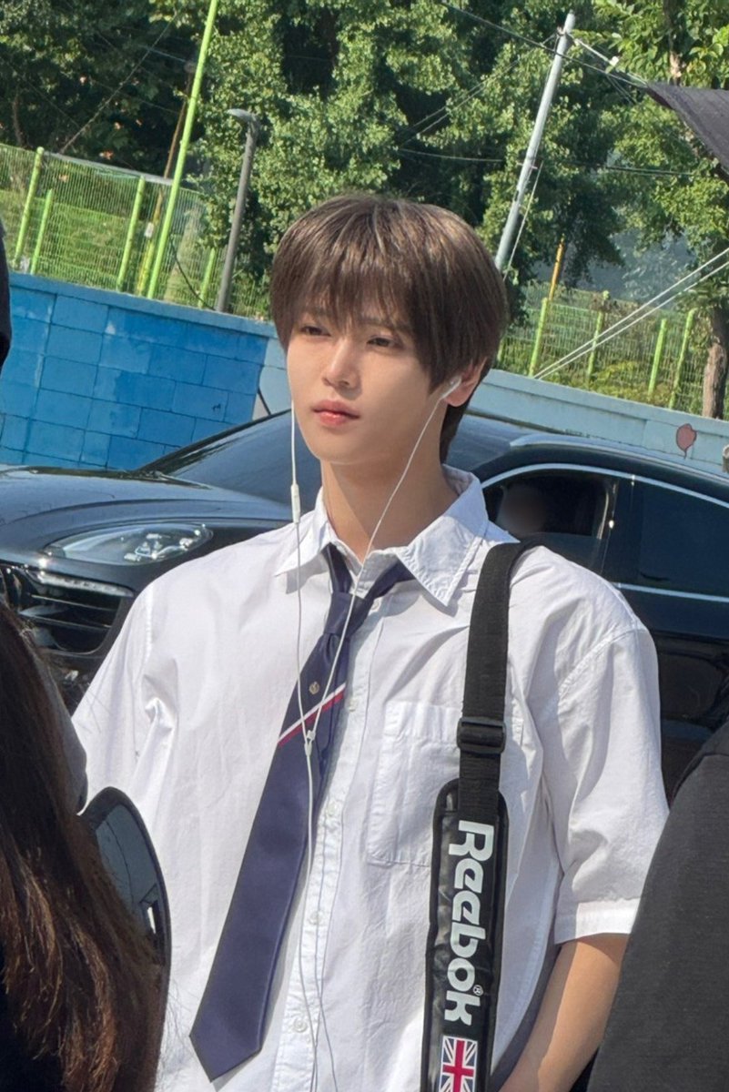 neummm_'s tweet photo. 260702 멜론 매거진 비하인드 포토

#장한음 #한음 #HANEUM #ハヌム #张瀚音 https://t.co/Yn044UyqIr