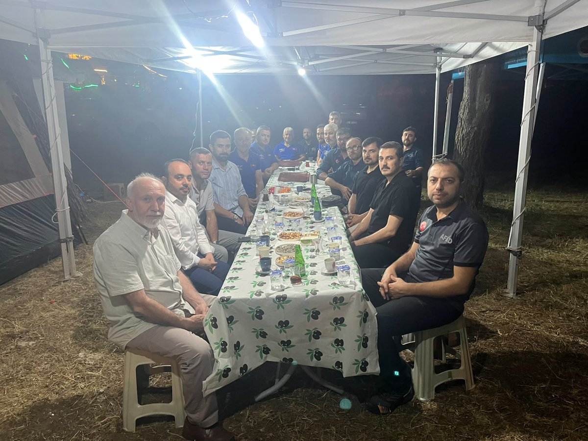 bartinmuftulugu's tweet photo. TDV Bartın Şubesi Arama Kurtarma Ekibi tarafından, AFAD koordinesinde Hatipler Plajı'nda su üstü arama kurtarma eğitimi gerçekleştirildi. İl Müftüsü ve TDV Bartın Şube Başkanı Ömer Keskin eğitimleri yerinde inceleyerek ekibe başarılar diledi. @DiyanetVakfi  @omerkeskin02 https://t.co/FbIOSWT6LR