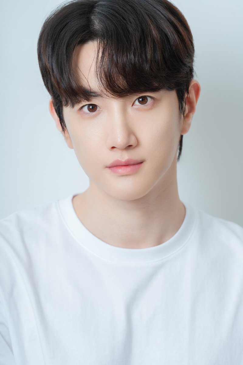 _kkwak_'s tweet photo. 2026 김태오 배우님 프로필 서포트

𝙲𝚘𝚗𝚌𝚎𝚙𝚝 𝟷 ✧ 𝚆𝚑𝚒𝚝𝚎

Photo by 스튜디오찬란 @studiochallan
┈┈┈┈┈┈┈┈┈┈┈┈┈┈┈┈
✧ 공개된 사진은 상업적 이용 및 2차 가공을 제외하고 자유롭게 사용 가능합니다 https://t.co/qXq2b5hRvU