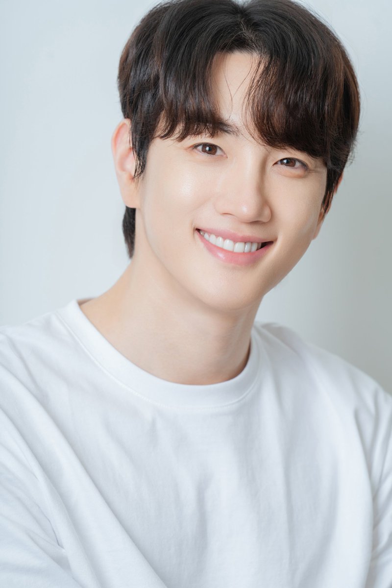 _kkwak_'s tweet photo. 2026 김태오 배우님 프로필 서포트

𝙲𝚘𝚗𝚌𝚎𝚙𝚝 𝟷 ✧ 𝚆𝚑𝚒𝚝𝚎

Photo by 스튜디오찬란 @studiochallan
┈┈┈┈┈┈┈┈┈┈┈┈┈┈┈┈
✧ 공개된 사진은 상업적 이용 및 2차 가공을 제외하고 자유롭게 사용 가능합니다 https://t.co/N7dbUYzmCc