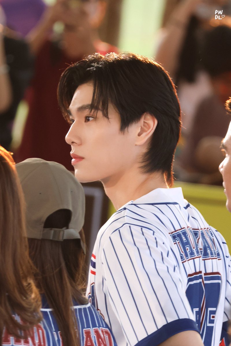 phumiaws's tweet photo. it’s insane how pretty phuwin’s side profile is ♡-♡ https://t.co/osGCfgTvwI