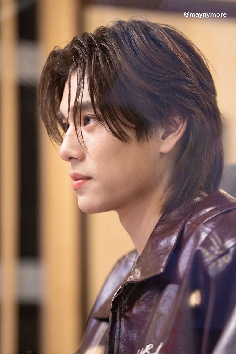 phumiaws's tweet photo. it’s insane how pretty phuwin’s side profile is ♡-♡ https://t.co/osGCfgTvwI
