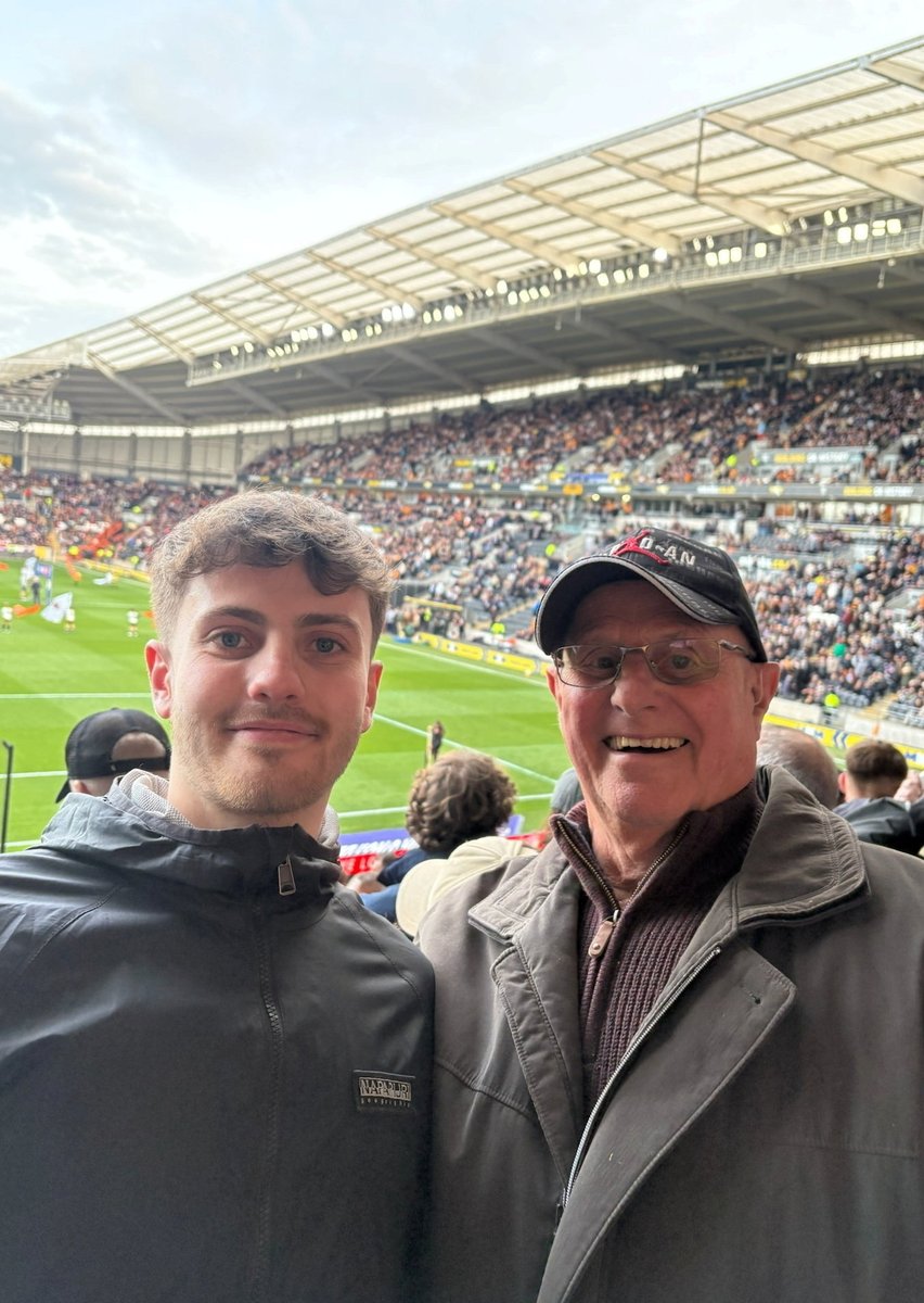 pubity's tweet photo. Jacob Allmendinger spent the £10,000 (~$13,000) he saved over 5 years to take his 80-year-old grandfather Geoff to the 2026 World Cup.

“I can always make money back. But I won’t ever get to go to the World Cup with my grandfather again". https://t.co/N8Jk1Sxcqj