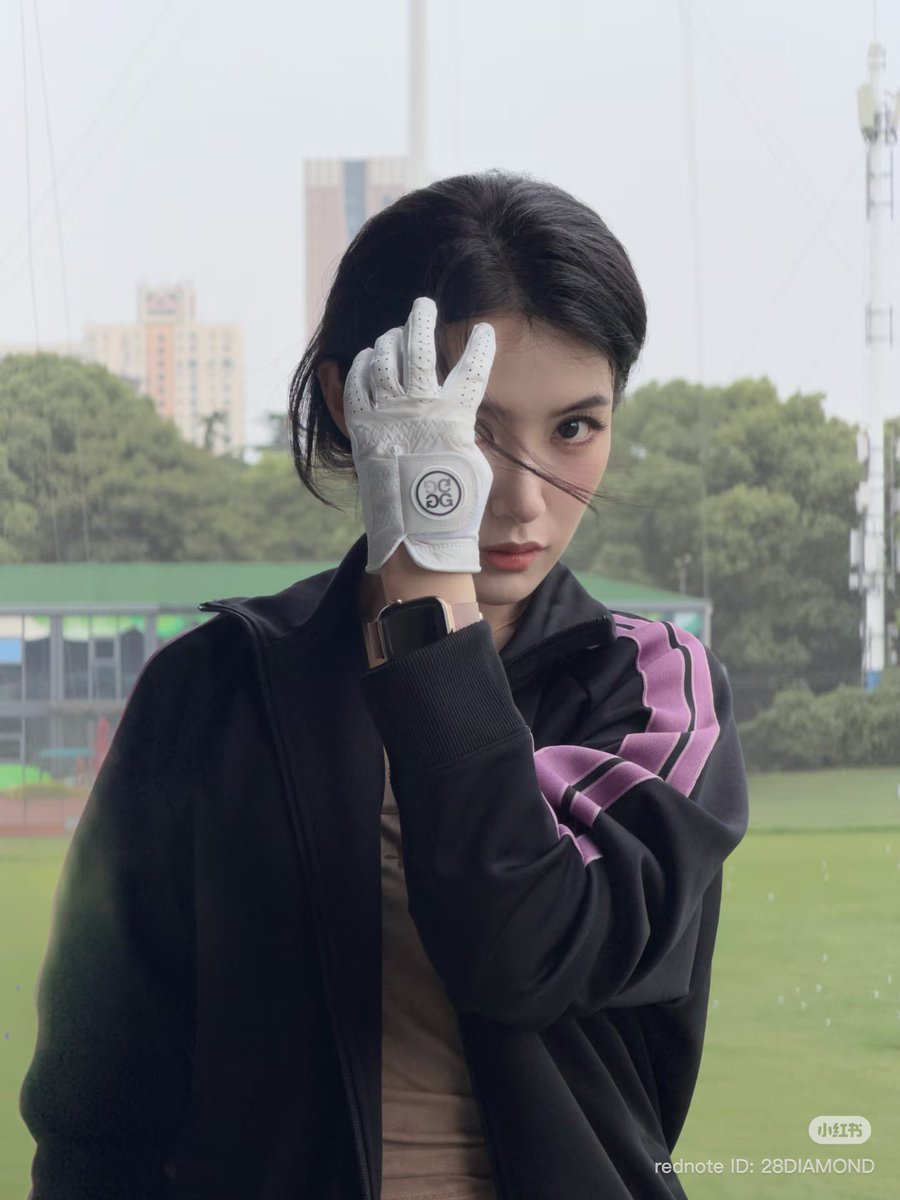 2_8DIAMOND's tweet photo. 💎 小红书update 2026.06.29

姐姐能不能教我打高尔夫🏌️‍♀️
https://t.co/6bVm6sh4YV

#戴萌 #DaiMeng #ダイモン #다이멍 https://t.co/snPBZnPino