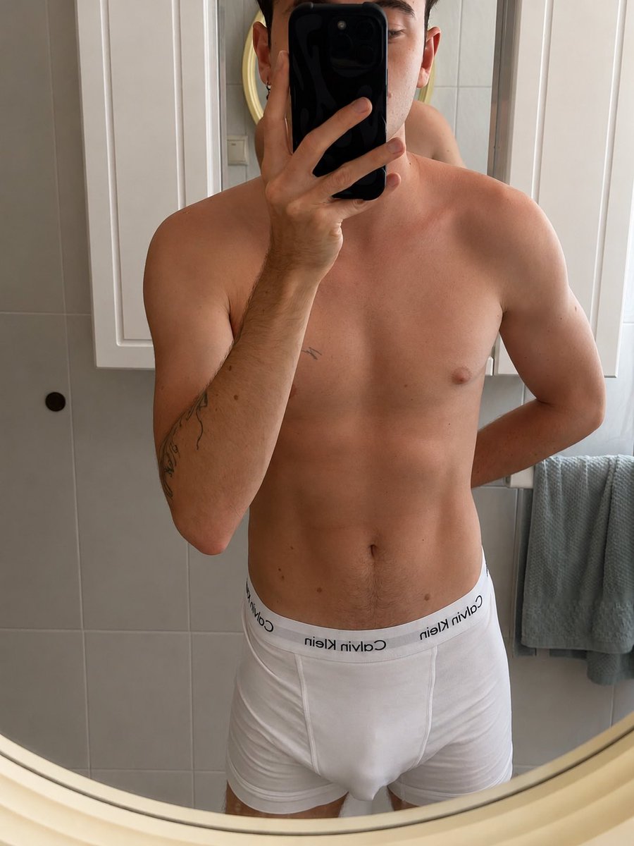 maxxi069's tweet photo. I’ve been on vacation, and honestly, I’ve been horny the entire time. So… would you go for a swim in the pool with me?💦🫦 #sexythursday #gay #mlm #нюдсочетверг https://t.co/UUuWgCbs5k