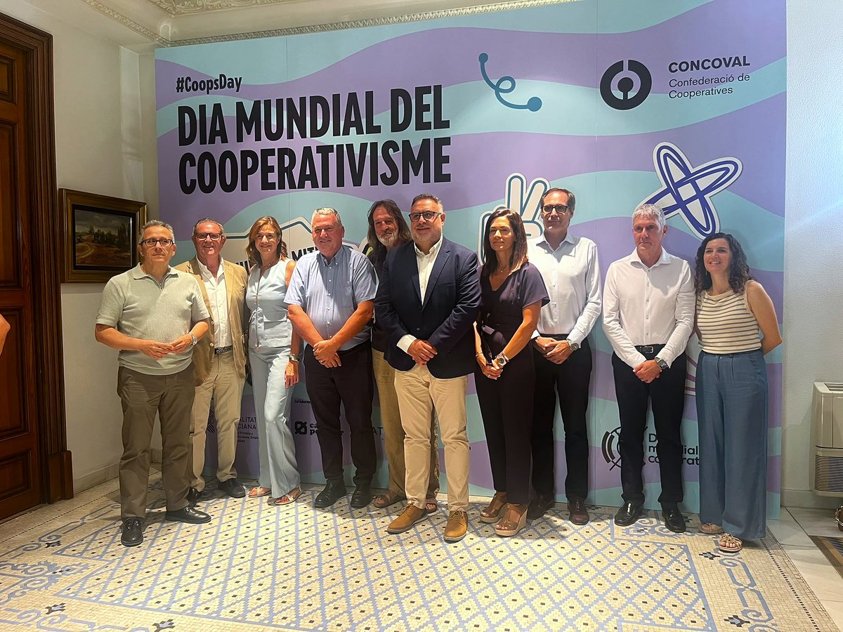 concoval's tweet photo. Arranquem a @cruralburriana la celebració del Dia Mundial del Cooperativisme 2026.   

Una jornada per a desmuntar mites, reivindicar l’orgull cooperatiu i recordar que les cooperatives també construeixen pau.  

Segueix l’esdeveniment en directe amb els hashtags: #DMC2026 #CoopsDay #SpoilerSomCooperatives