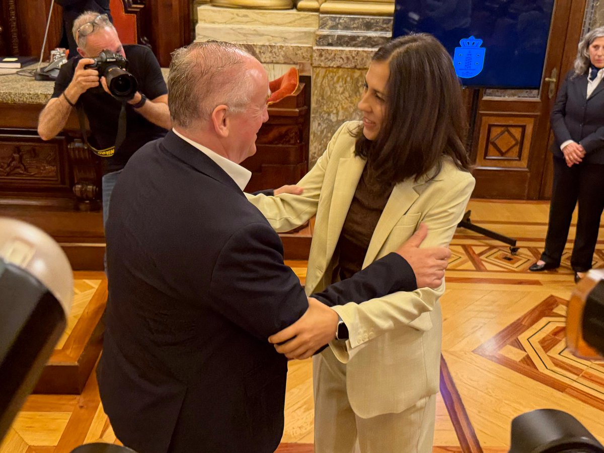 PPCoruna's tweet photo. Tomamos conocimiento de la renuncia de la edil socialista Noemí Díaz. 

‼️A Coruña ya no aguanta más a Inés Rey… ni tampoco sus concejales por la concentración de poder en Lage Tuñas y el ninguneo al resto de gobierno municipal. https://t.co/Nz6aHPBcBD