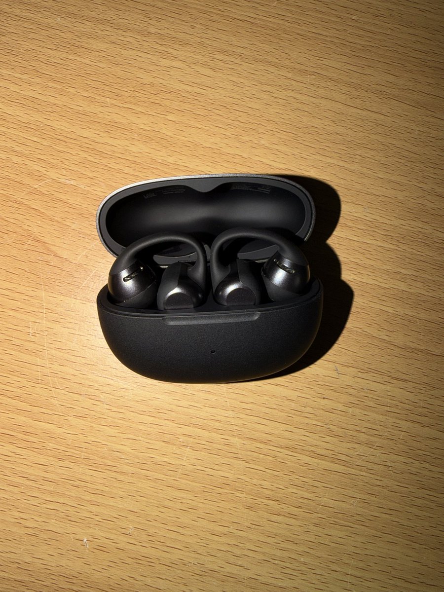 Gusto_Gus's tweet photo. Gave these a try. Now I’m done with AirPods. Definitely sounds just as good and  don’t have to worry about them slipping out your ear. #Shokz https://t.co/jqs1Br39qa