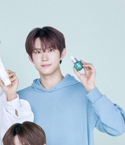 dear_geonwoo's tweet photo. BRINGGREEN Japan ig post 🥹🩵 https://t.co/ZCxxK8k5rL