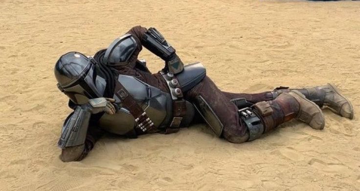 gotg_love_yondu's tweet photo. 7．チャプター45：写真集
マンダロリアンは報酬と引き換えに写真集を作りたいと依頼され、困惑するも引き受ける。 https://t.co/xCGU5kdyRd