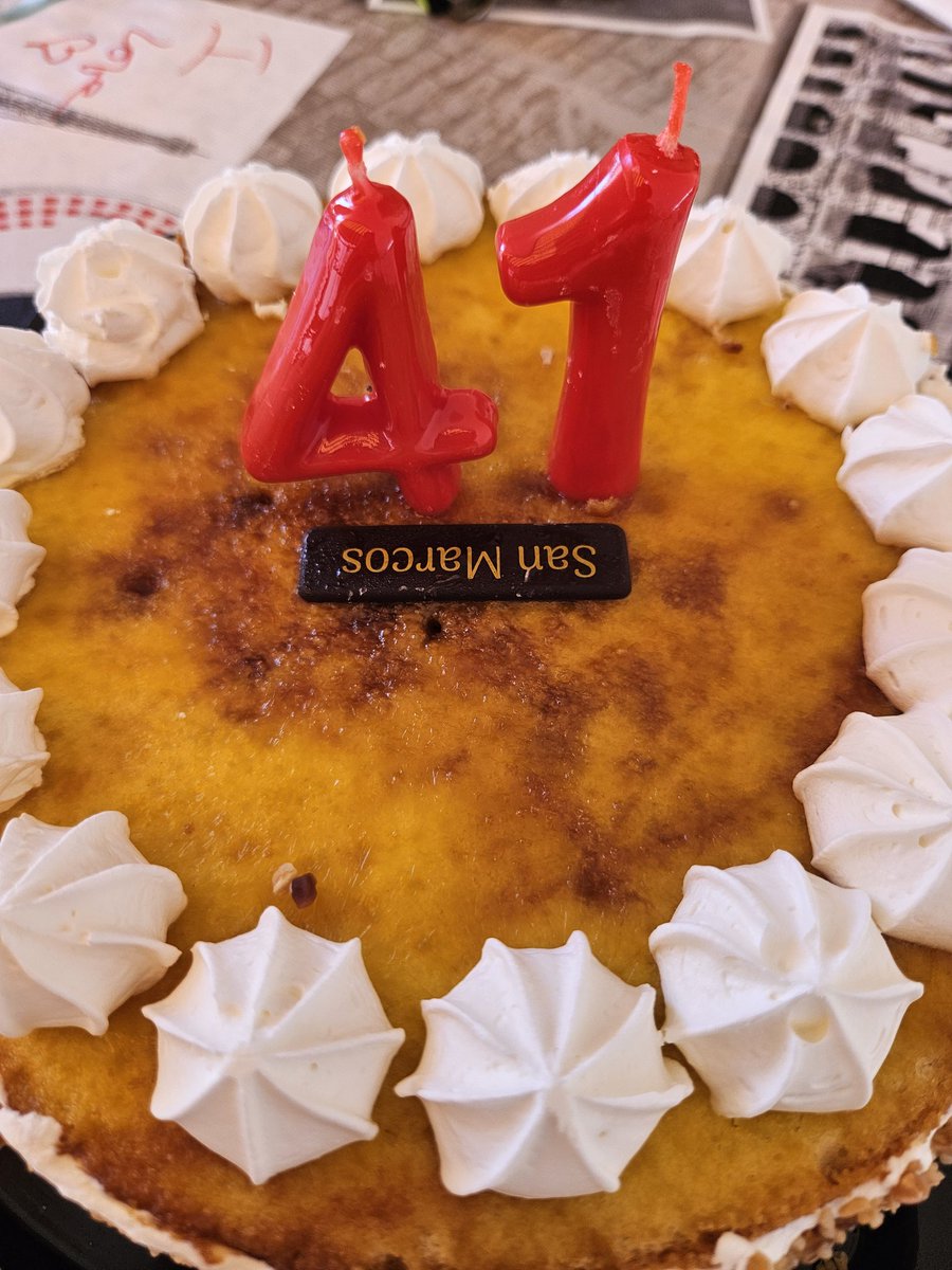 Taly851's tweet photo. Mañana de cumpleaños 🎂 #cumpleaños #41 https://t.co/nCe41wjxuT