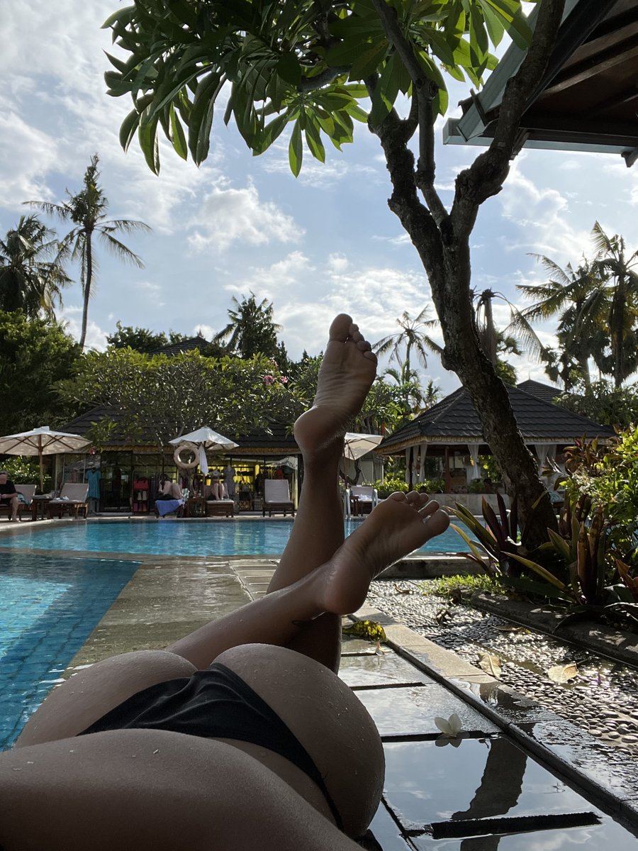 Mariefrenchfeet's tweet photo. Paradise https://t.co/pal9Gi3NL9