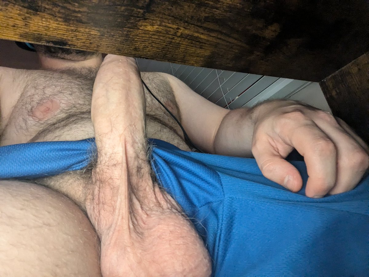 Nottslad420's tweet photo. POV : you're under my desk while I do boring admin work https://t.co/1r29RjRNwb