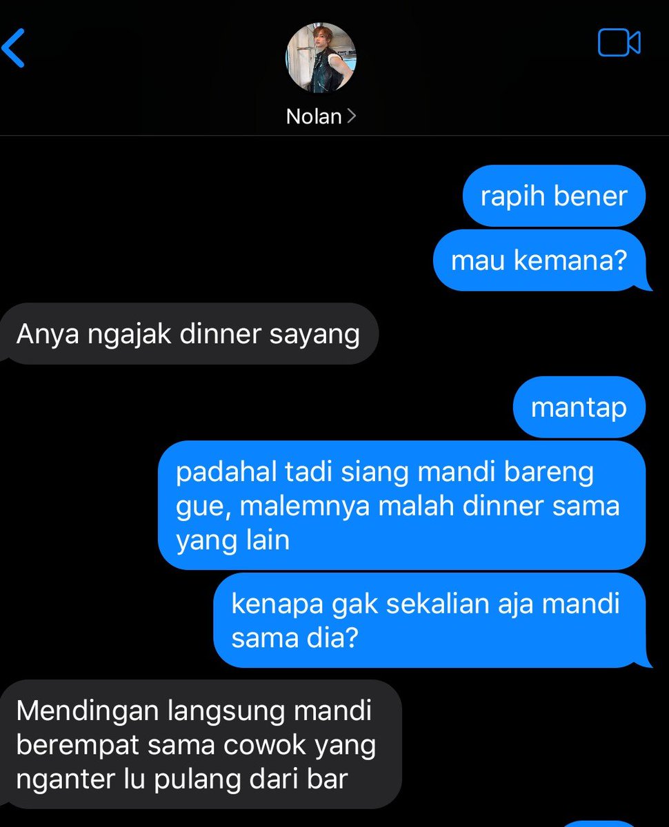 Selunev's tweet photo. #tones au, 

ketika pemain pacaran sama pemain. https://t.co/HsGPVHP7GP