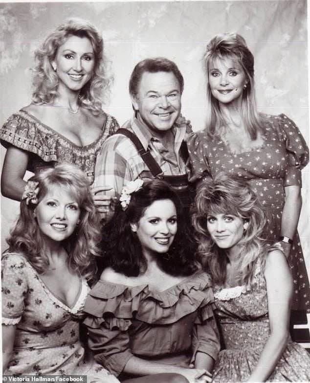 gggirl924's tweet photo. Was there anyone else made to suffer through this TV show like me? Do you recognize it? https://t.co/tlrGnQpANf