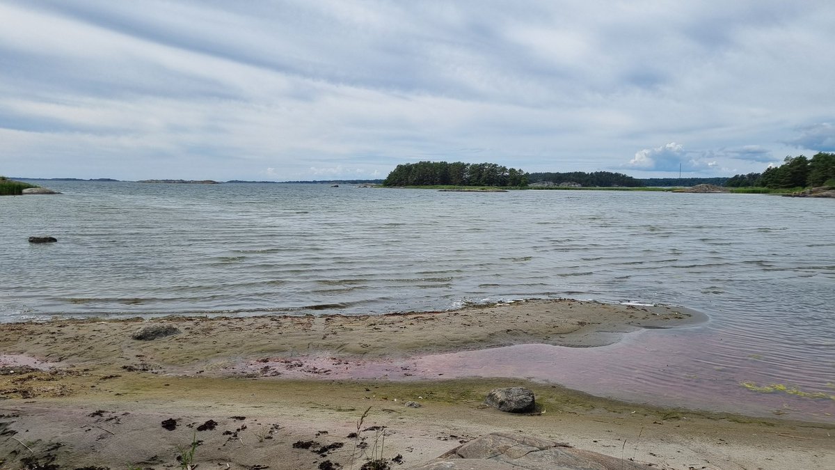 bojonascarlsson's tweet photo. Man få hitta på annat när det är strömavbrott! #stranden #strömavbrott https://t.co/jU6x8NqO4u