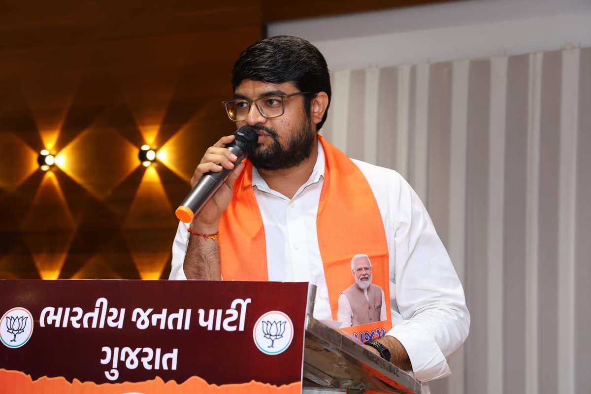 darshankalthiya's tweet photo. પંડિત દિનદયાળ ઉપાધ્યાય પ્રશિક્ષણ મહાઅભિયાન–૨૦૨૬ અંતર્ગત ભારતીય જનતા પાર્ટી સુરત મહાનગર દ્વારા આયોજિત મંડળ પ્રશિક્ષણ વર્ગ પ્રદર્શનીમાં સહભાગી બનવાનો અવસર પ્રાપ્ત થયો.

સશક્ત કાર્યકર્તા – સશક્ત સંગઠન – સમૃદ્ધ ભારત.

#BJP #પ્રશિક્ષણવર્ગ #પંડિતદિનદયાળઉપાધ્યાય #સંગઠન https://t.co/tluuIvn5Ks