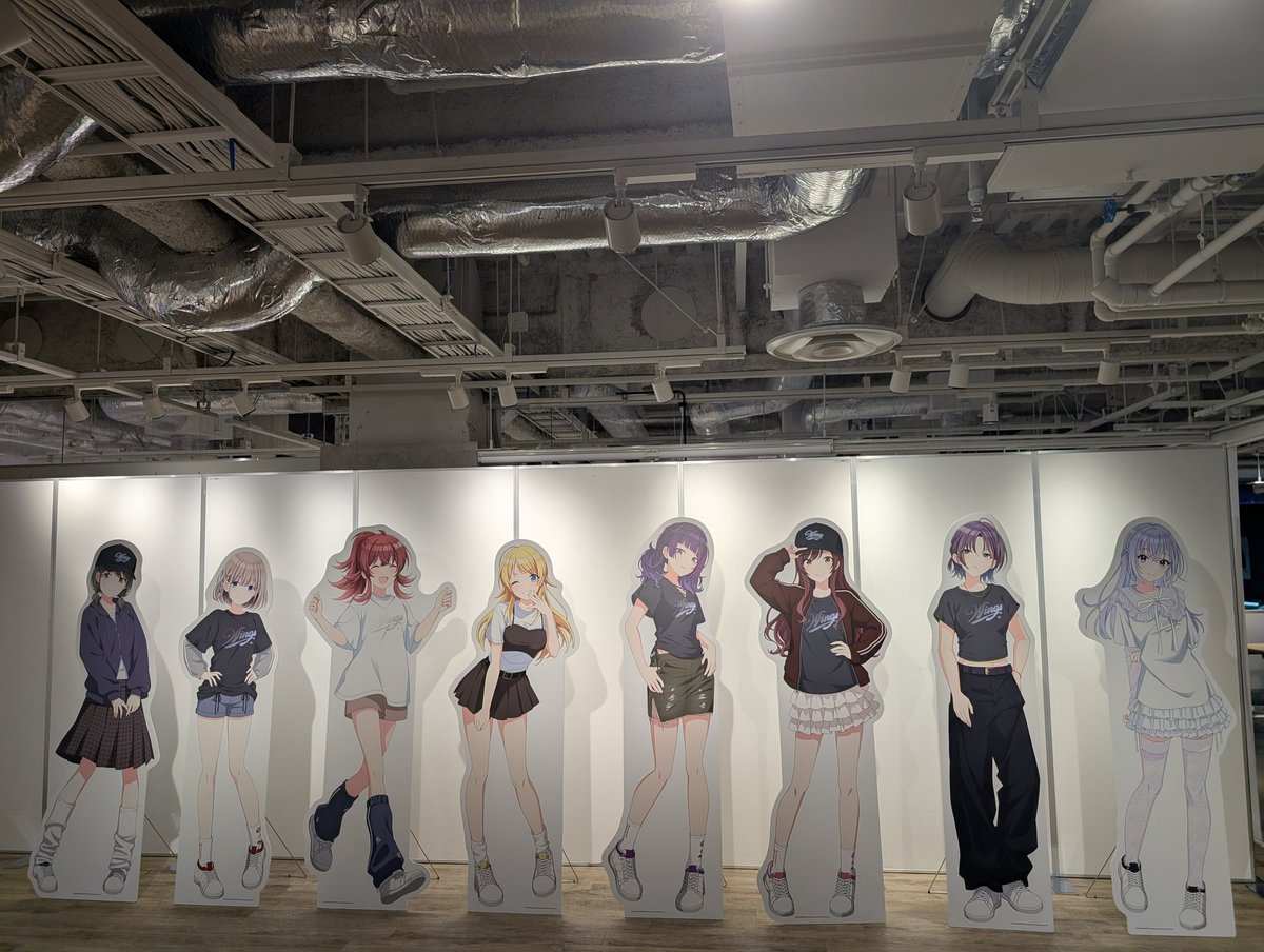 nigh_P's tweet photo. シャニマスのポップアップ周ってきた
コラボシューズ買うなら、今履いてる靴より大きめ買ったほうが良さそう https://t.co/ZSDfhN0GDf