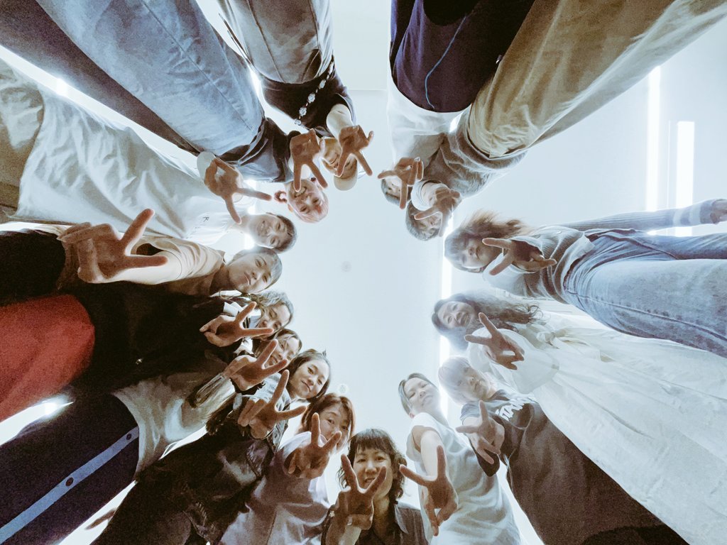 kiiloilo's tweet photo. 『筋肉少女26』昨日無事初日の幕が開きました🎊ありがとうございました☺️

回数を重ねる度、よりチームとしてギュッと良くなっているのを感じています🫶

明日以降のチケットはまだこちらからご予約可能です😊
https://t.co/gzYZNuIjjR

私達の夏、男子チームの夏、是非一緒に楽しみに来てね〜☺️ https://t.co/N7wwDu7z4I