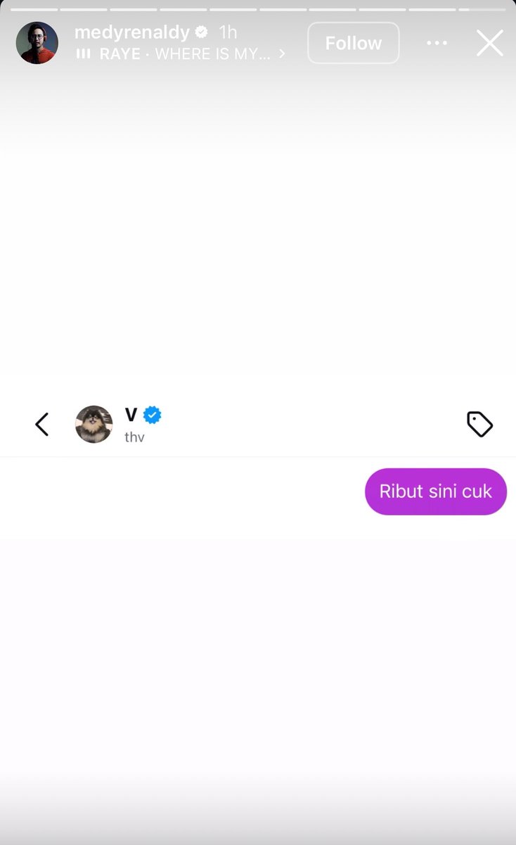 gummy_gi's tweet photo. Day one Taehyung diajak ribut wkwkwk

makanya jangan sembarangan ngasih minum ke bini orang bang @ thv 😭😂 https://t.co/HWhhLimVCb
