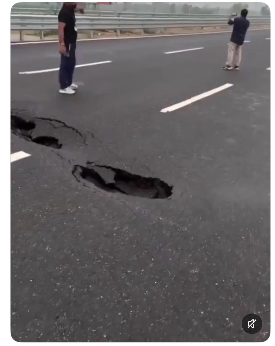 RP_Ind's tweet photo. @journosaurav @indiatvnews IndiaTV does lot of news show on latest, current hot news, now newly built Delhi Dehradun expressway is in news with reports that road develops potholes near saharanpur. This damaged road can lead to serious accidents! Hope you will raise this issue. https://t.co/j6hpO2MNjE