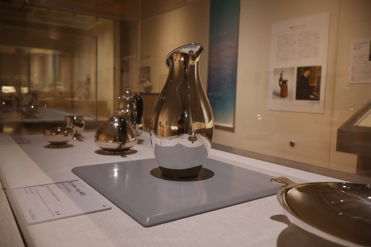 uesugi_museum's tweet photo. ＼７月４日（土）まもなく開幕 ／  
「ロイヤル コペンハーゲンと北欧デザインの煌めき　アールヌーヴォーからモダンへ」
展示室はほぼ完成。明日の内覧会へ向け最終チェック中です。 #北欧デザインの煌めき_米沢 https://t.co/JfIRM4YcfD