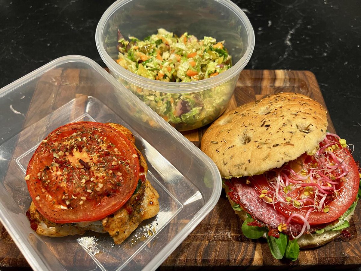 homevsfastfood's tweet photo. [homemade] mini focaccia and chicken breast
#homemade #focaccia #chickenbreast #mealprep #easyrecipes #homecooking #food #recipes #foodpic #foodie #foodlover #cooking #hungry #goodfood #homecookingvsfastfood https://t.co/2o7Po80ydH