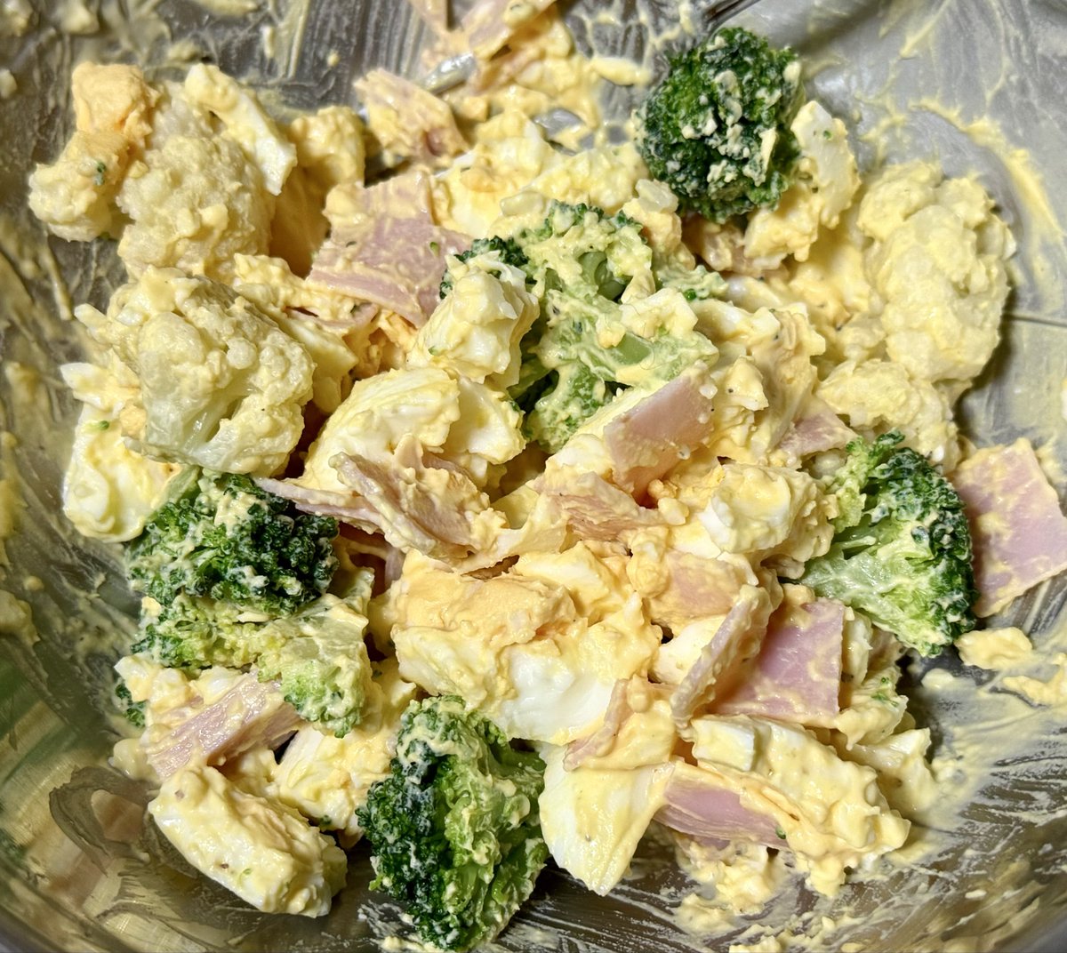 kanon1396's tweet photo. 今日の晩ごはん🍚
ジャンバラヤ
せせりのねぎ焼き
タマゴサラダ https://t.co/ITzTZ6768q
