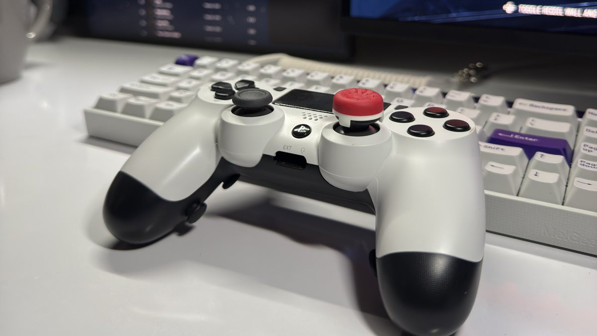 GhostlyCairokee's tweet photo. وصلني كنترولر Marius PS4 8k 
وعلى طول بديت أختبره ! 🤍😮‍💨

- Custom Board Marius 3Pin 
- 8k Poling Rate 
- TMR 
- 4Back Buttons 
- Full Microswitch 

وأكيد اخذتها من الأفضل @KleenGaming1 
أفضل متجر بنظري لكنترولات بورد ماريوس 
وإذا بتطلبون من عندهم استعملوا كودي ( Ethan ) 

https://t.co/jB6nVU61cV