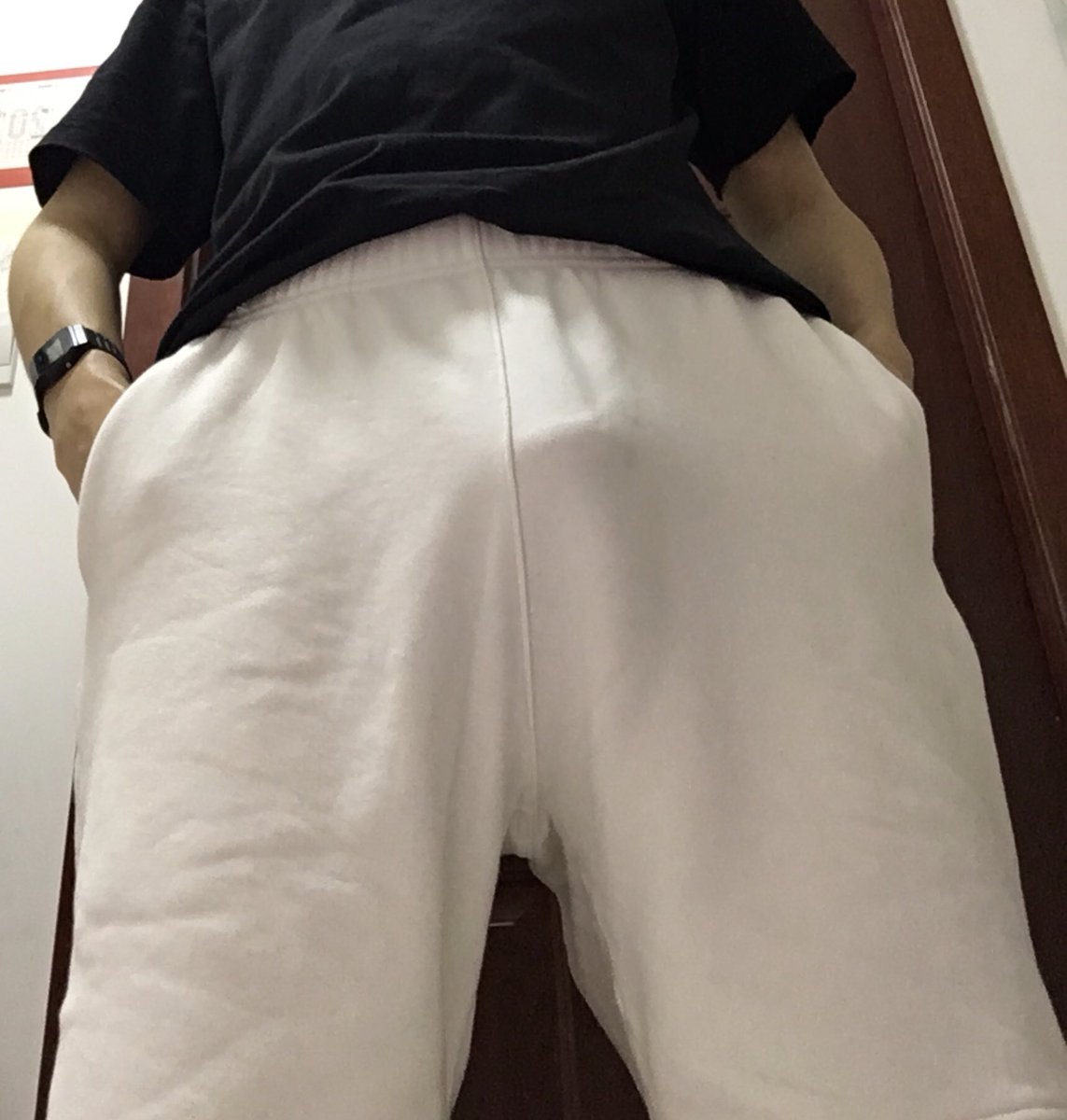 ONEagenasu's tweet photo. 上课太累 ��出来透透气 https://t.co/K21H3at2CU
