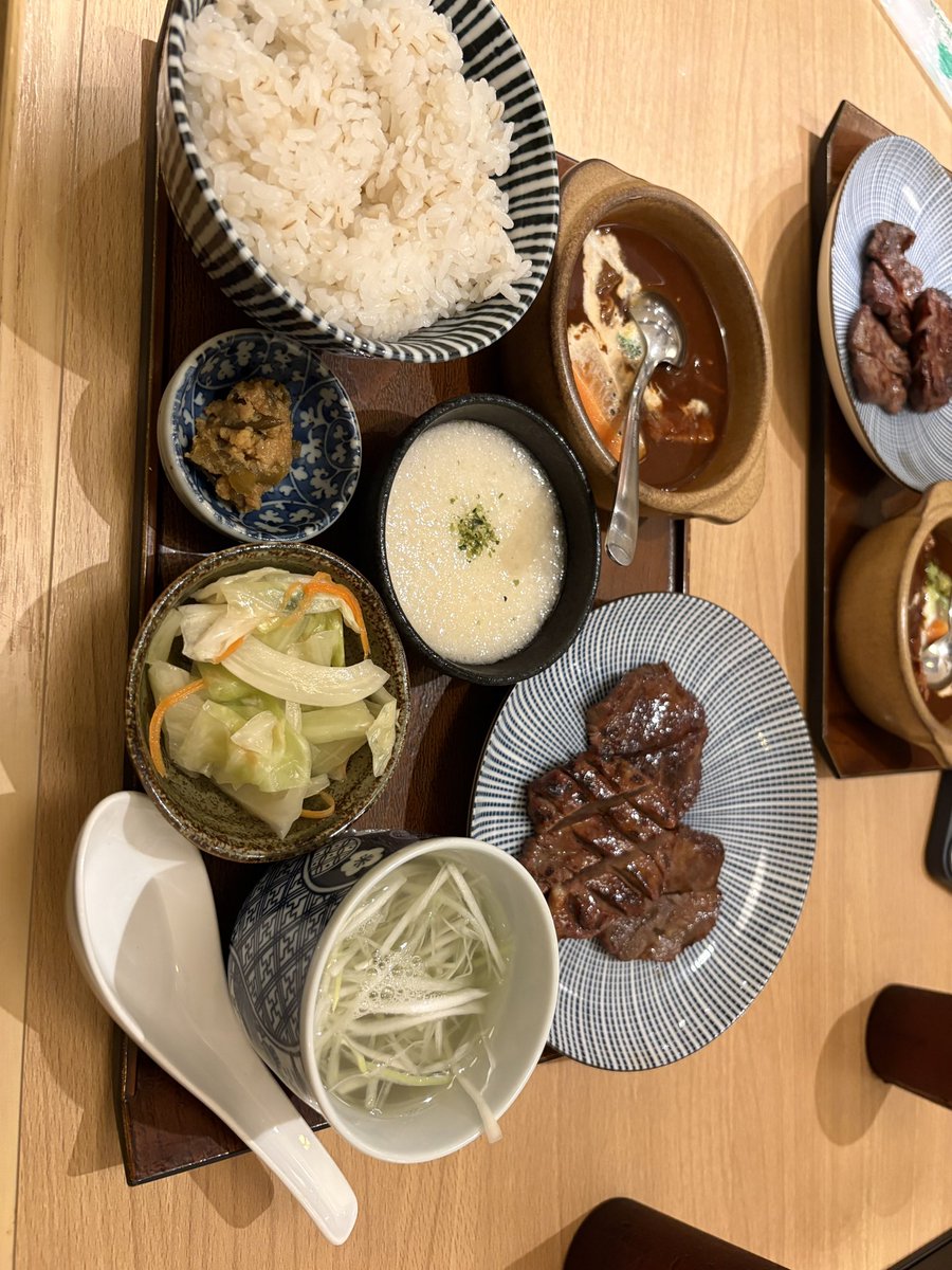 am3__c's tweet photo. また1つ歳をとった1日.
美味しいものを沢山食べさせてもらった日.
お祝いしてくれた人ありがと~☻ https://t.co/Fqb5k8t7Cf